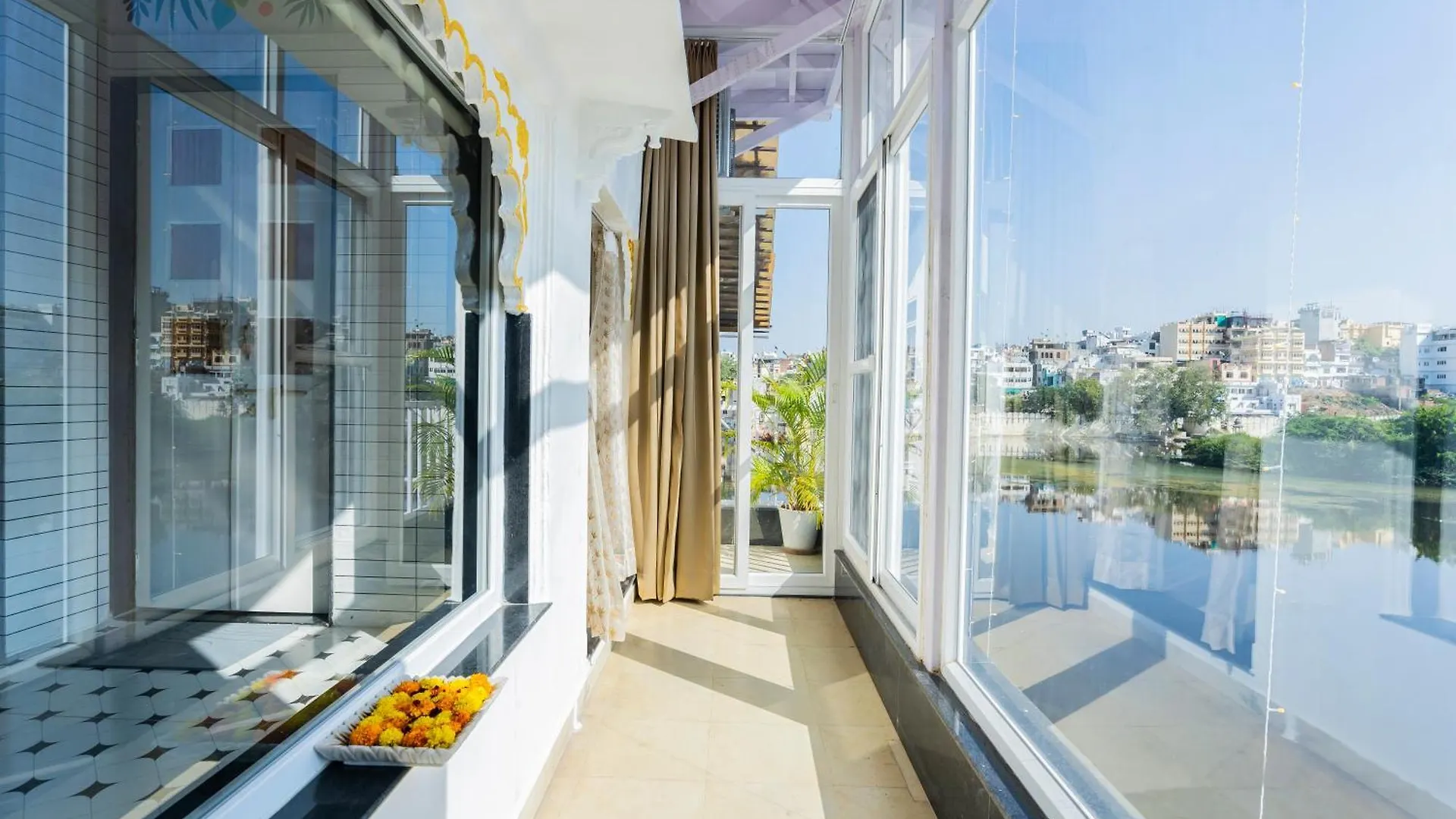 Natural Lake View Hotel Udaipur 2*,  India