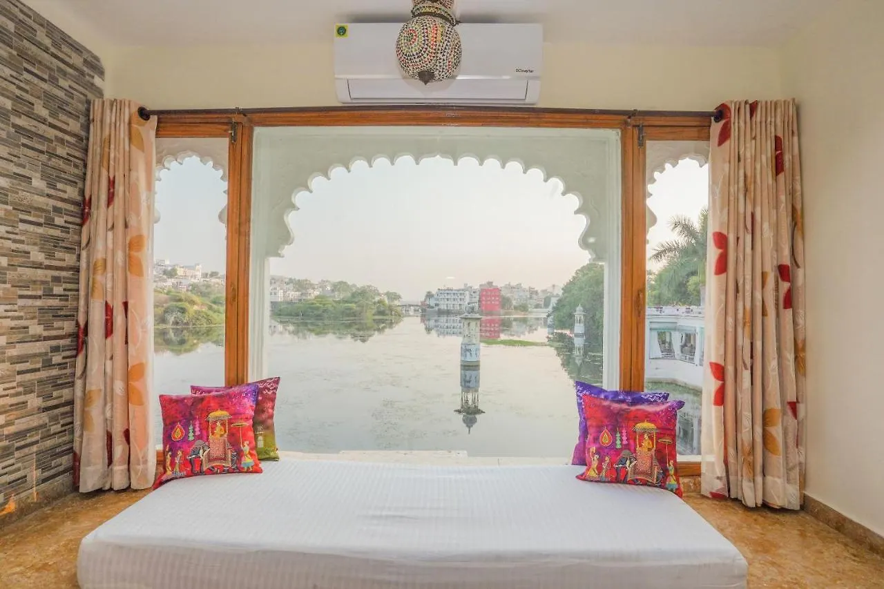 Natural Lake View Hotel Udaipur