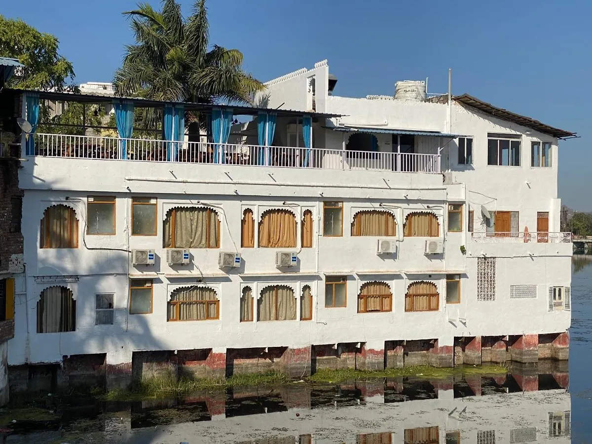 Natural Lake View Hotel Udaipur 2*,  Indien
