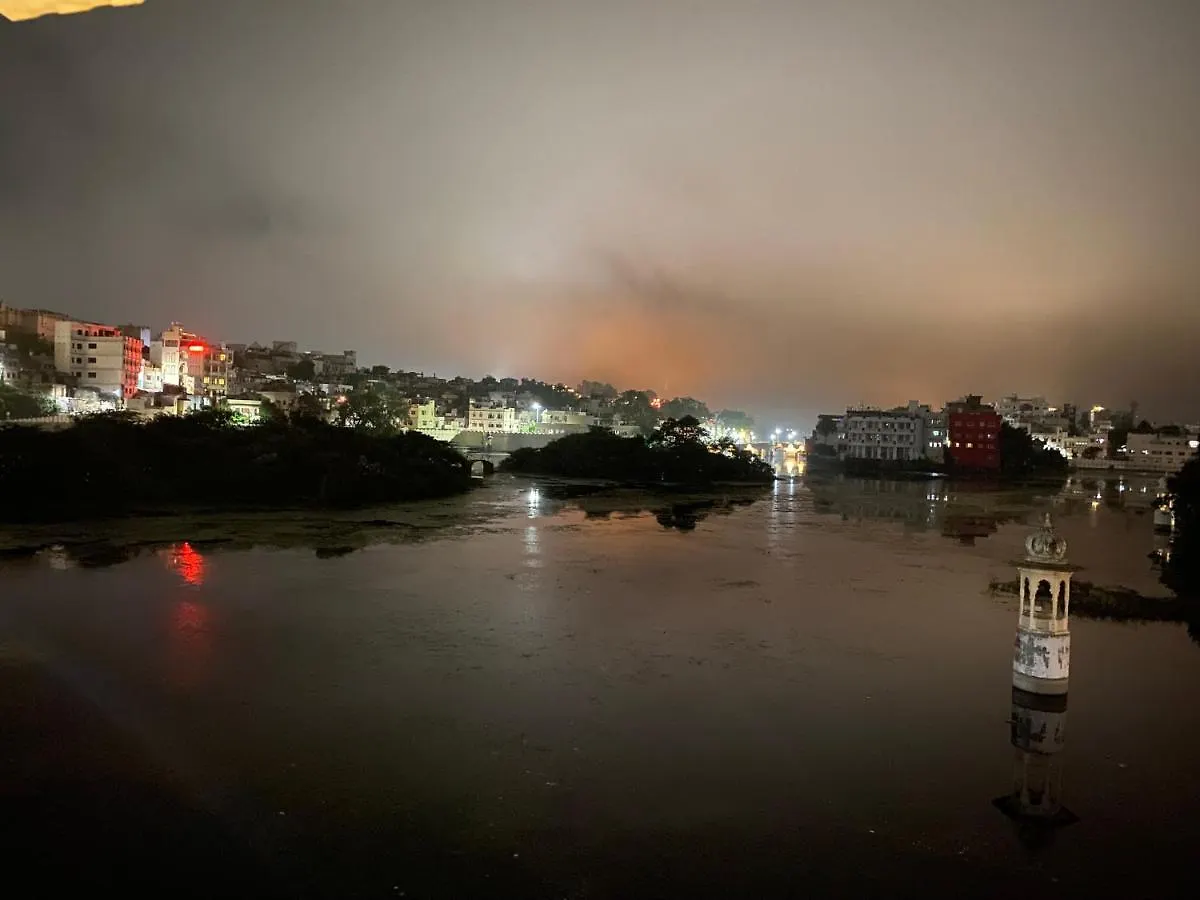 Natural Lake View Hotel Udaipur Indien