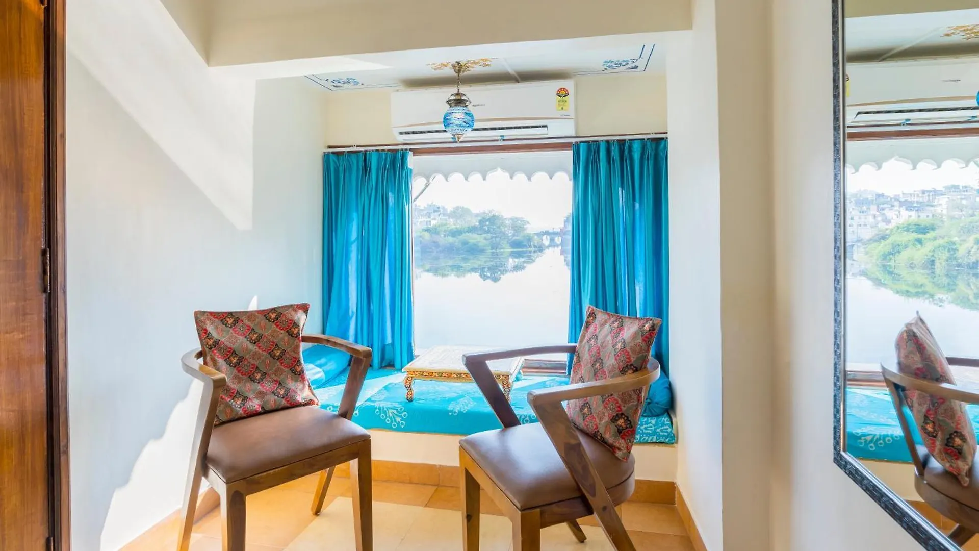 Natural Lake View Hotel Udaipur
