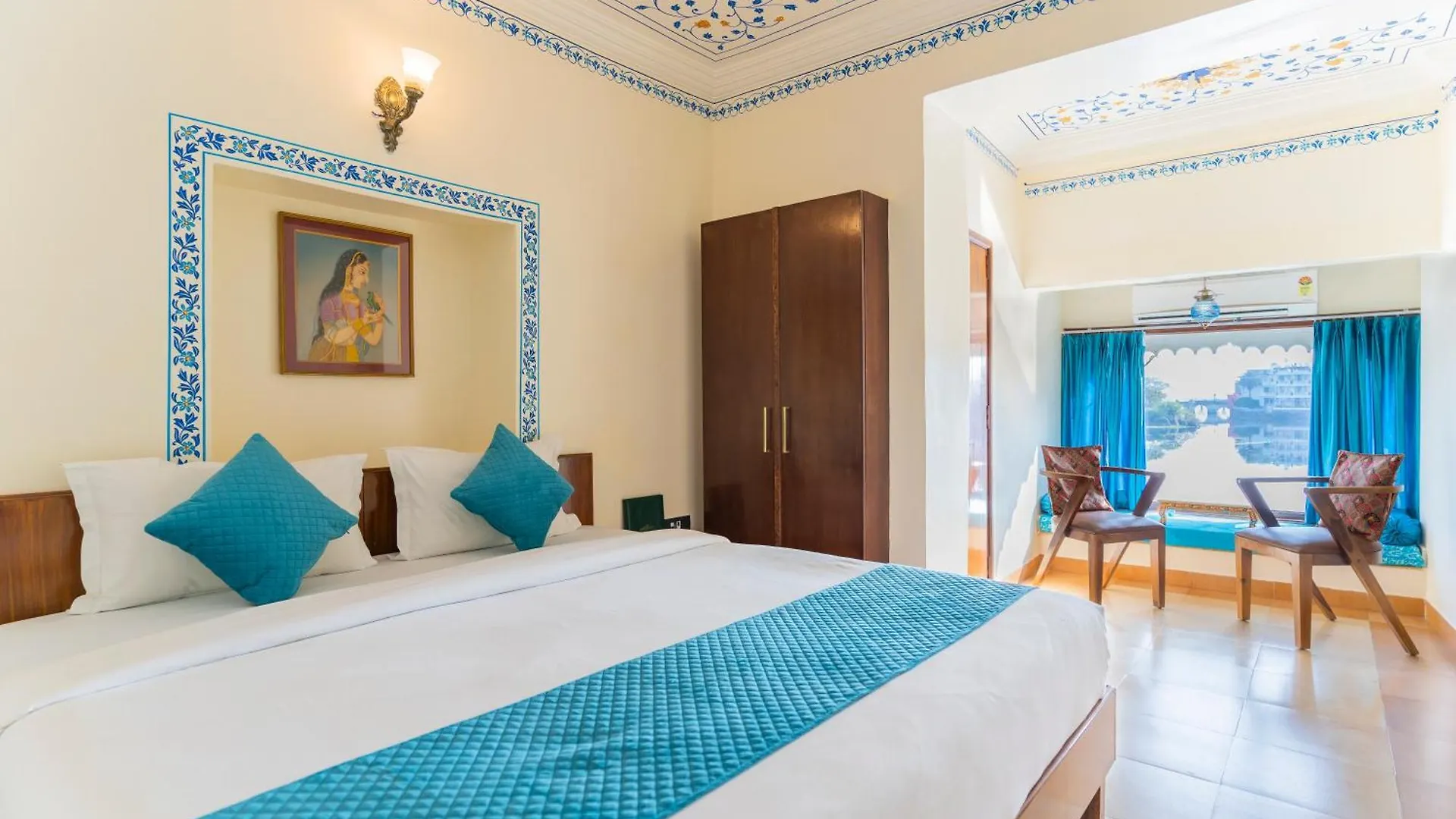 Natural Lake View Hotel Udaipur