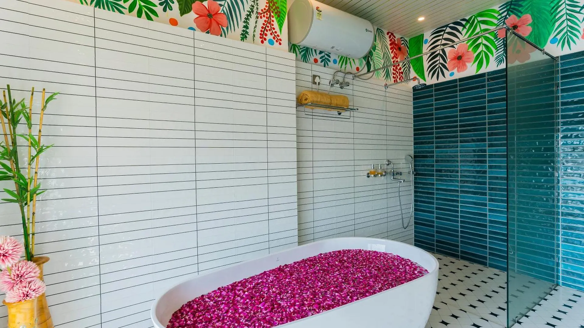 Natural Lake View Hotel Udaipur 2*,